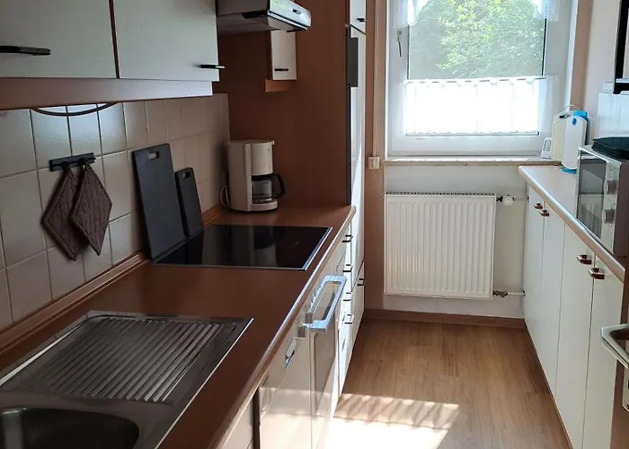 Mit Ueberdachter Terrasse Und Carport